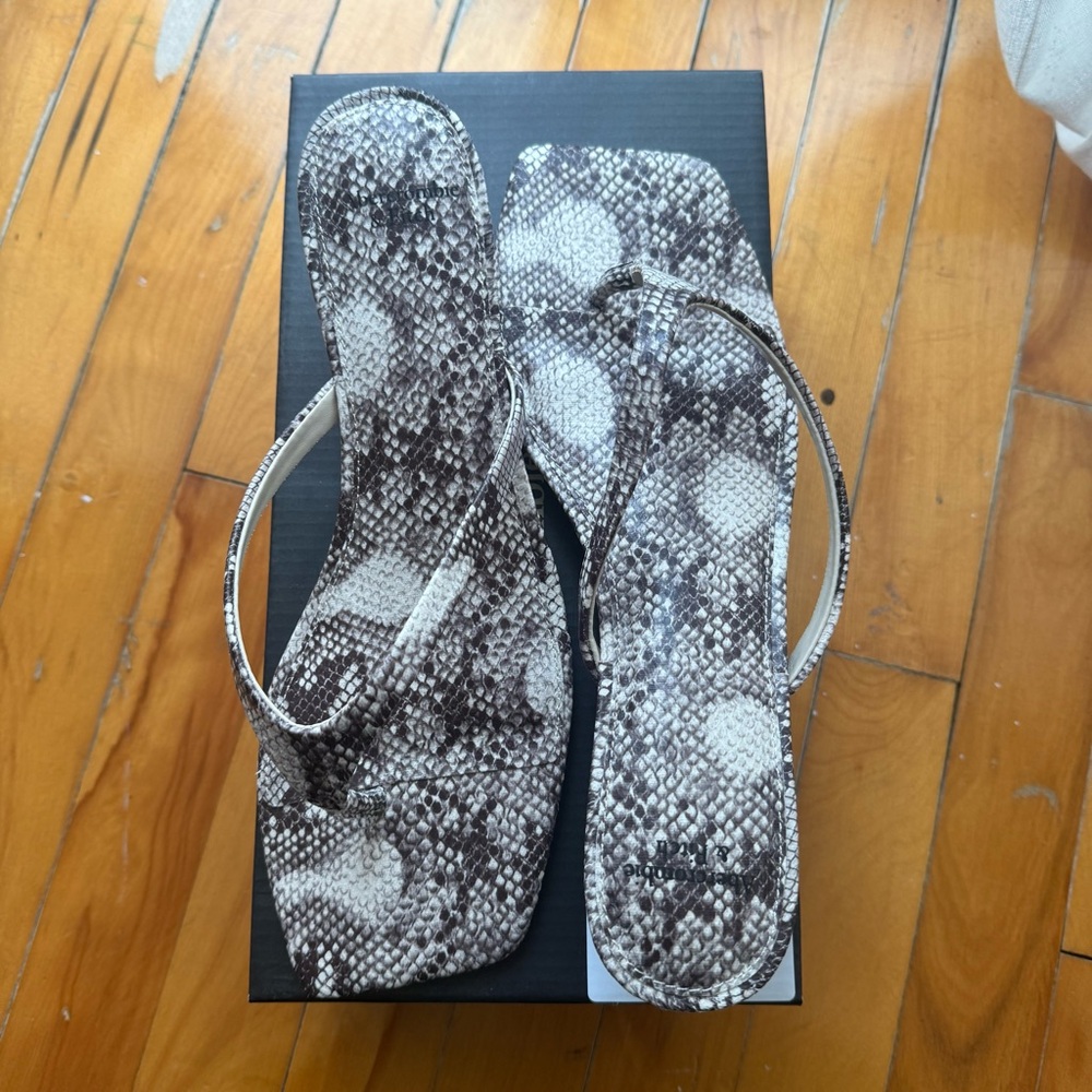 Abercrombie Kitten Heel Sandals